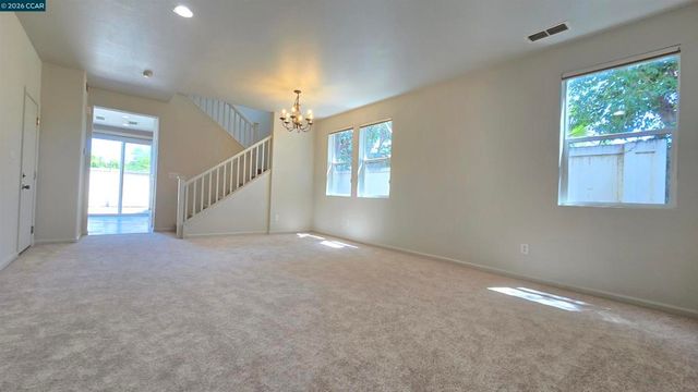 1092 Gardenia Ln, Concord, CA 94520