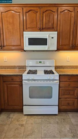 1092 Gardenia Ln, Concord, CA 94520