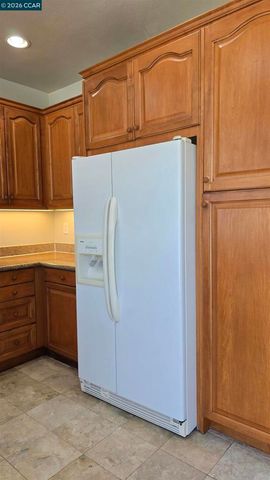 1092 Gardenia Ln, Concord, CA 94520