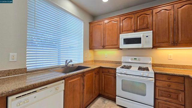 1092 Gardenia Ln, Concord, CA 94520