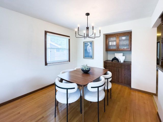 1523 David LANE, Waukesha, WI 53189