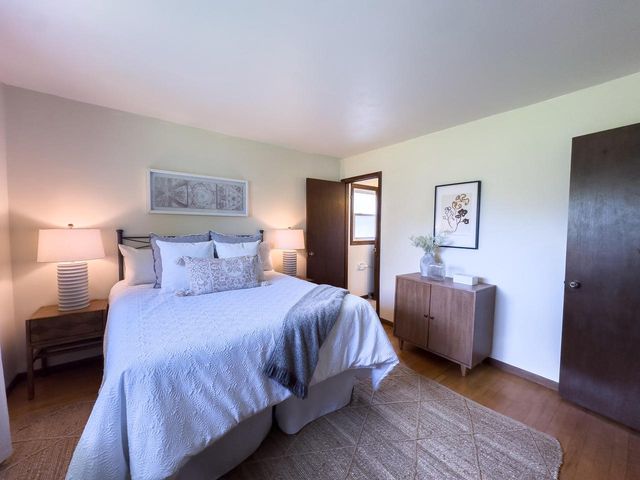 1523 David LANE, Waukesha, WI 53189
