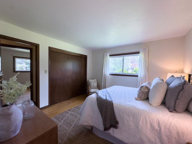 1523 David LANE, Waukesha, WI 53189