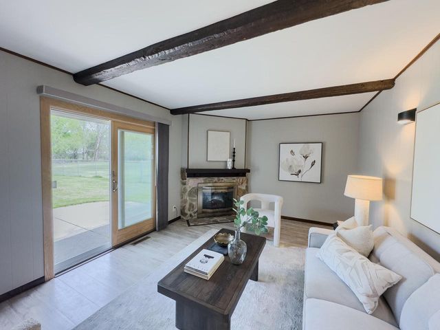 1523 David LANE, Waukesha, WI 53189