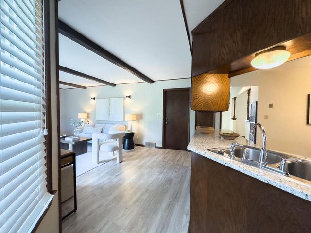 1523 David LANE, Waukesha, WI 53189