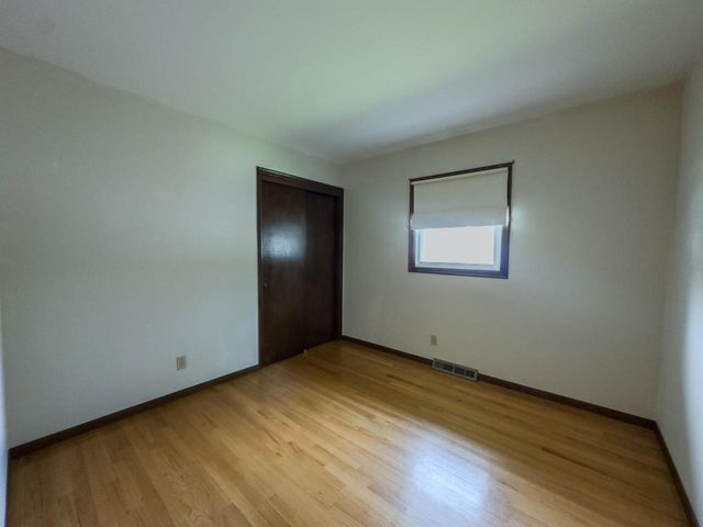 1523 David LANE, Waukesha, WI 53189