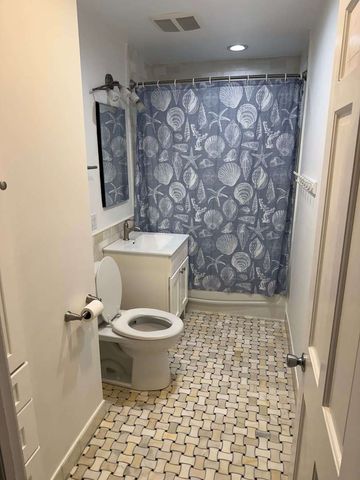 639 N Kaspar Avenue, Arlington Heights, IL 60004