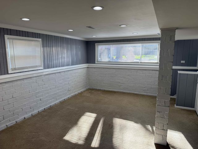 639 N Kaspar Avenue, Arlington Heights, IL 60004