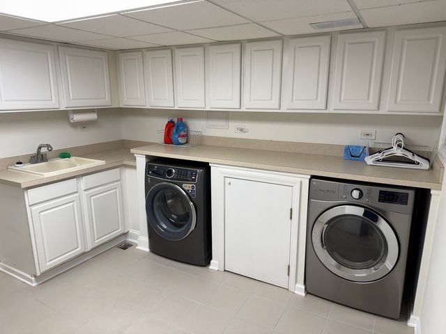 639 N Kaspar Avenue, Arlington Heights, IL 60004