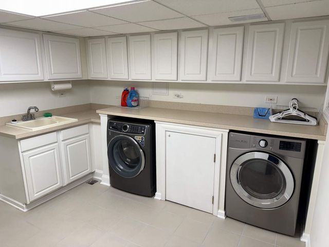 639 N Kaspar Avenue, Arlington Heights, IL 60004