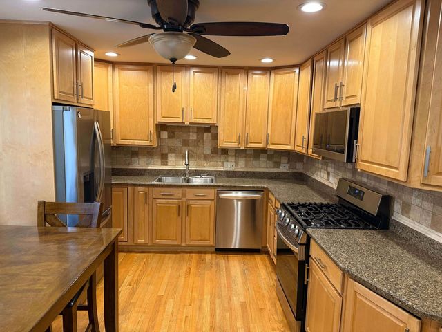 639 N Kaspar Avenue, Arlington Heights, IL 60004