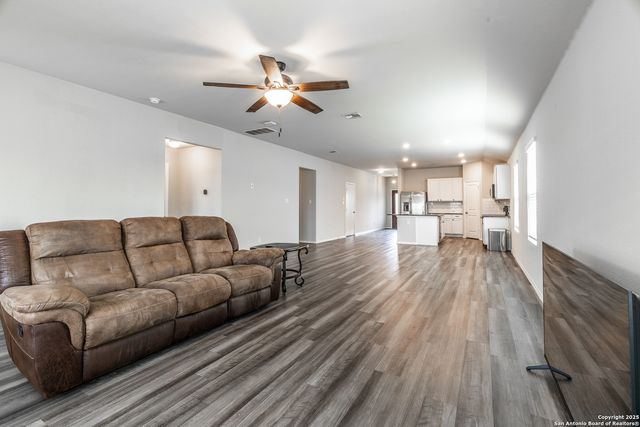 2931 Daisy Meadow, New Braunfels, TX 78130