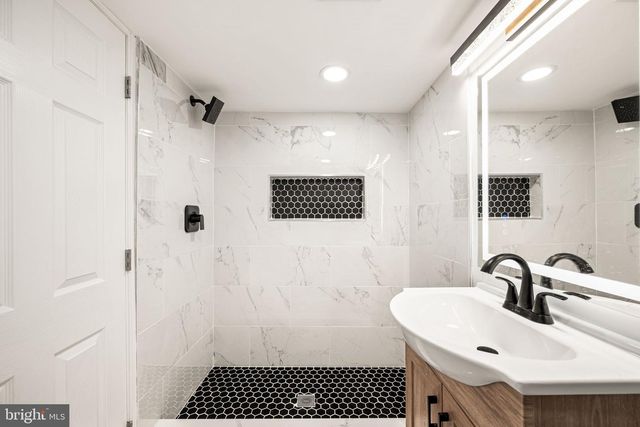 6128 CHESTNUT ST, Philadelphia, PA 19139