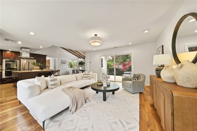 3160 SEPULVEDA BLVD, Sherman Oaks, CA 91403