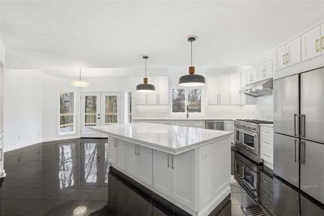 2154 S Villa Drive, Hampton, PA 15044