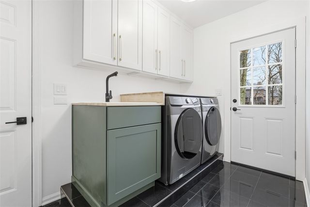 2154 S Villa Drive, Hampton, PA 15044