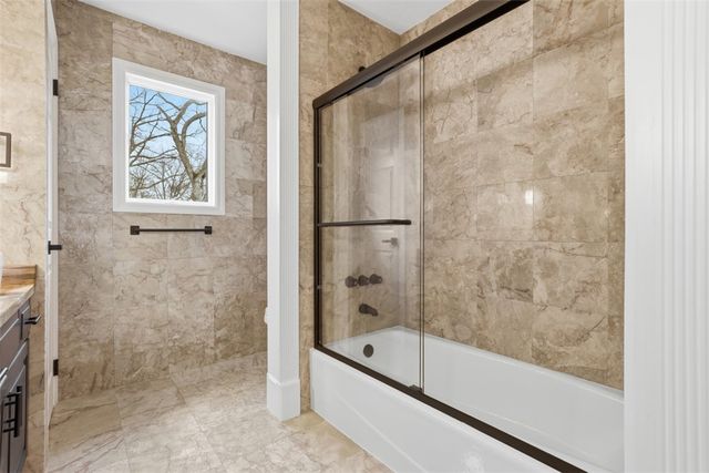 2154 S Villa Drive, Hampton, PA 15044