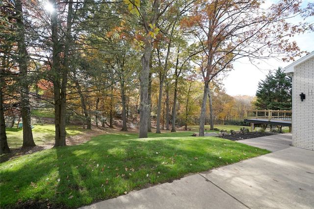 2154 S Villa Drive, Hampton, PA 15044