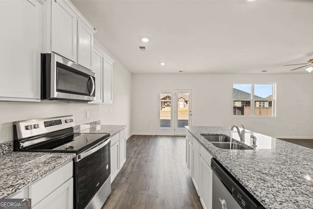 331 Friendship Oak Way, Hampton, GA 30228