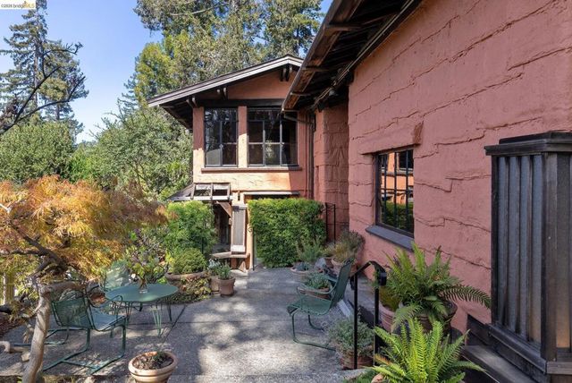 2711 Buena Vista Way, Berkeley, CA 94708