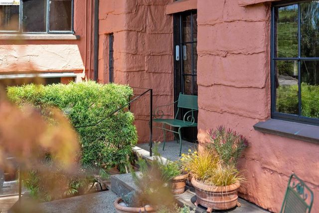 2711 Buena Vista Way, Berkeley, CA 94708