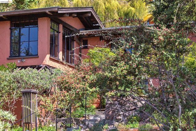 2711 Buena Vista Way, Berkeley, CA 94708