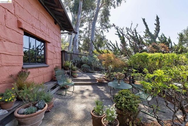 2711 Buena Vista Way, Berkeley, CA 94708