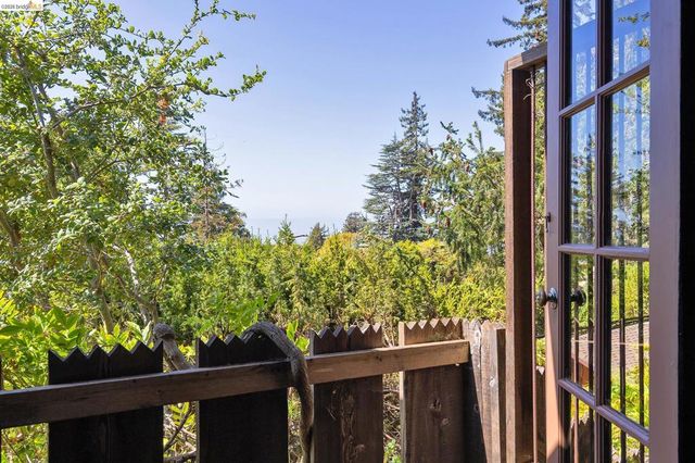 2711 Buena Vista Way, Berkeley, CA 94708
