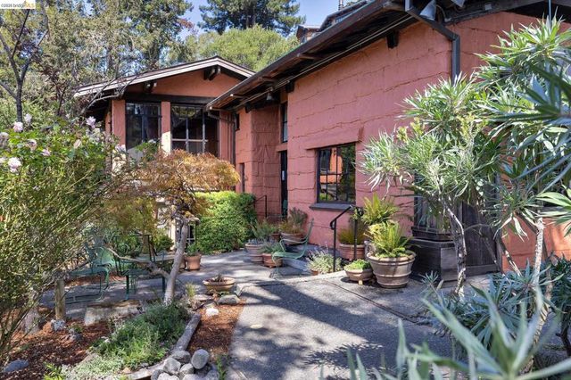 2711 Buena Vista Way, Berkeley, CA 94708