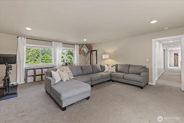 22033 99th Street SE, Snohomish, WA 98290