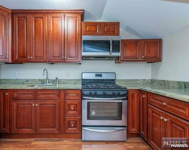 132 Paris Avenue, Northvale, NJ 07647