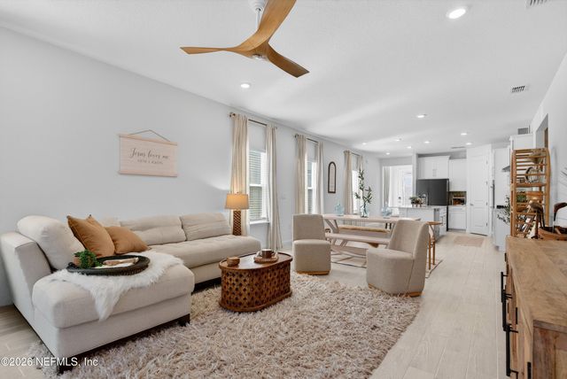 691 MURPHYS Drive, St. Johns, FL 32259