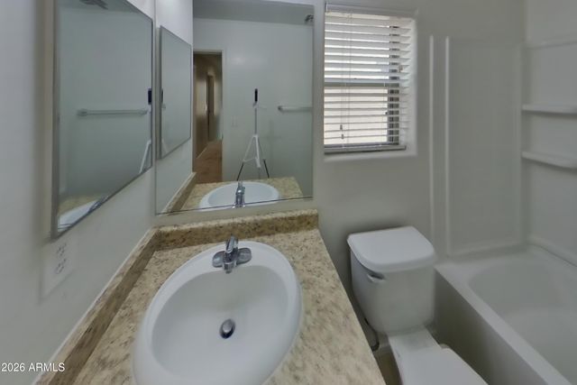 6421 W HARWELL Road, Laveen, AZ 85339