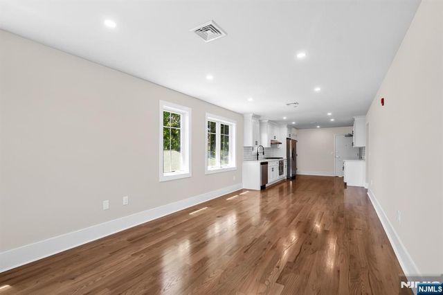 162 Closter Dock Road A, Closter, NJ 07624