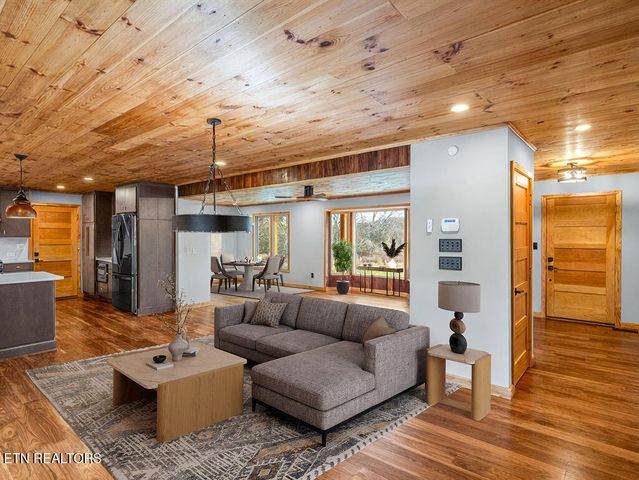 1271 Whitaker Rd, New Market, TN 37820