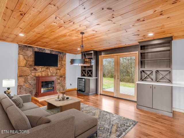 1271 Whitaker Rd, New Market, TN 37820