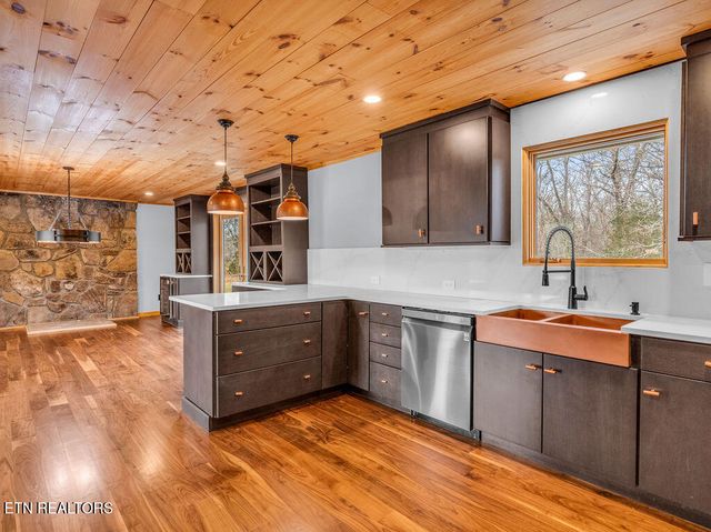 1271 Whitaker Rd, New Market, TN 37820