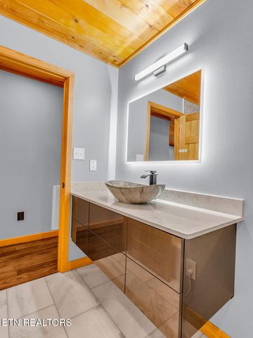 1271 Whitaker Rd, New Market, TN 37820