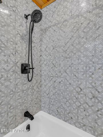 1271 Whitaker Rd, New Market, TN 37820