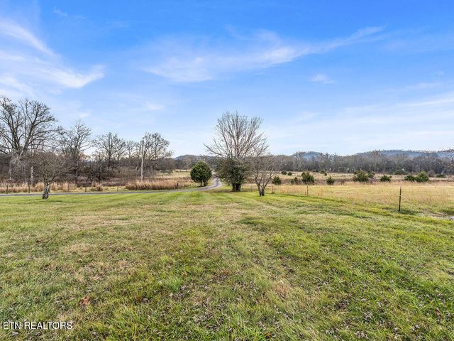 1271 Whitaker Rd, New Market, TN 37820