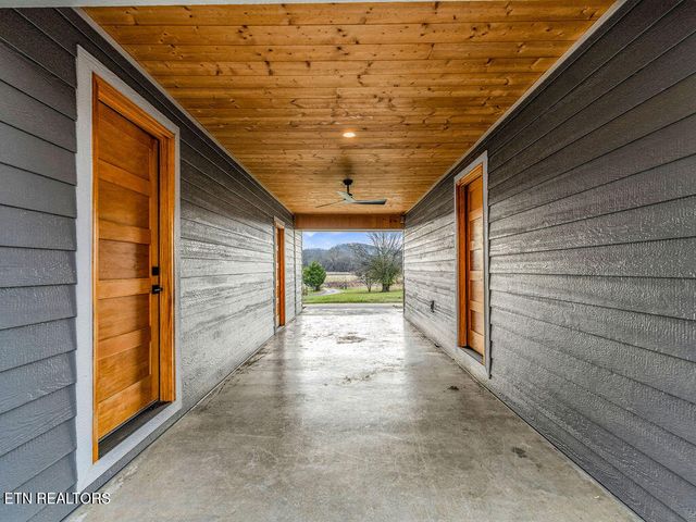 1271 Whitaker Rd, New Market, TN 37820