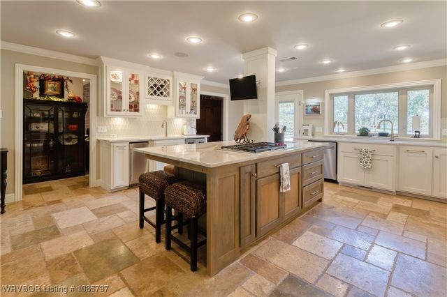 9 Riverlyn Terrace, Fort Smith, AR 72903