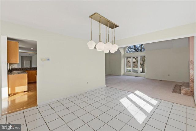 1426 TREETOP LN, Ambler, PA 19002