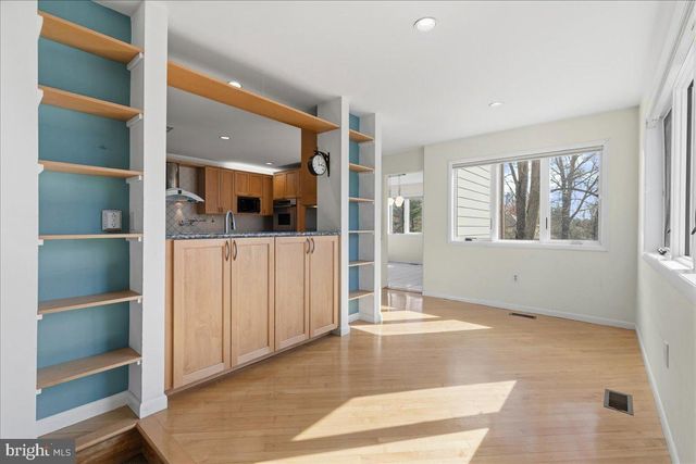1426 TREETOP LN, Ambler, PA 19002