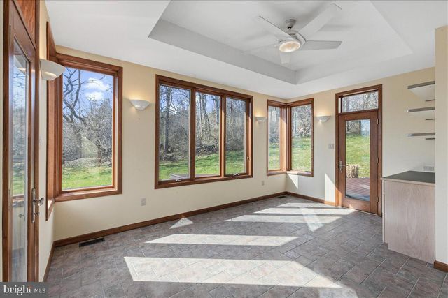 1426 TREETOP LN, Ambler, PA 19002