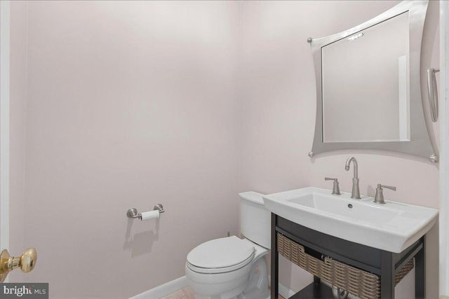 1426 TREETOP LN, Ambler, PA 19002