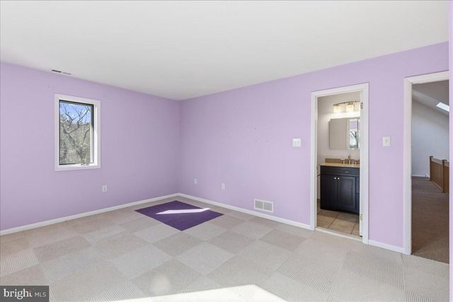 1426 TREETOP LN, Ambler, PA 19002