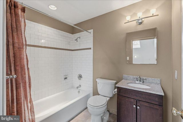 1426 TREETOP LN, Ambler, PA 19002