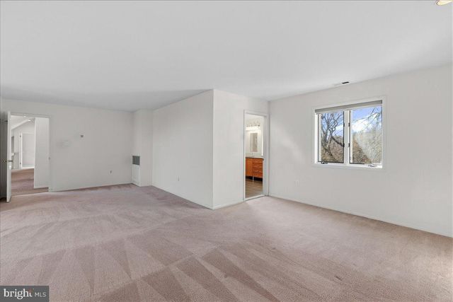 1426 TREETOP LN, Ambler, PA 19002
