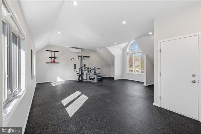 1426 TREETOP LN, Ambler, PA 19002
